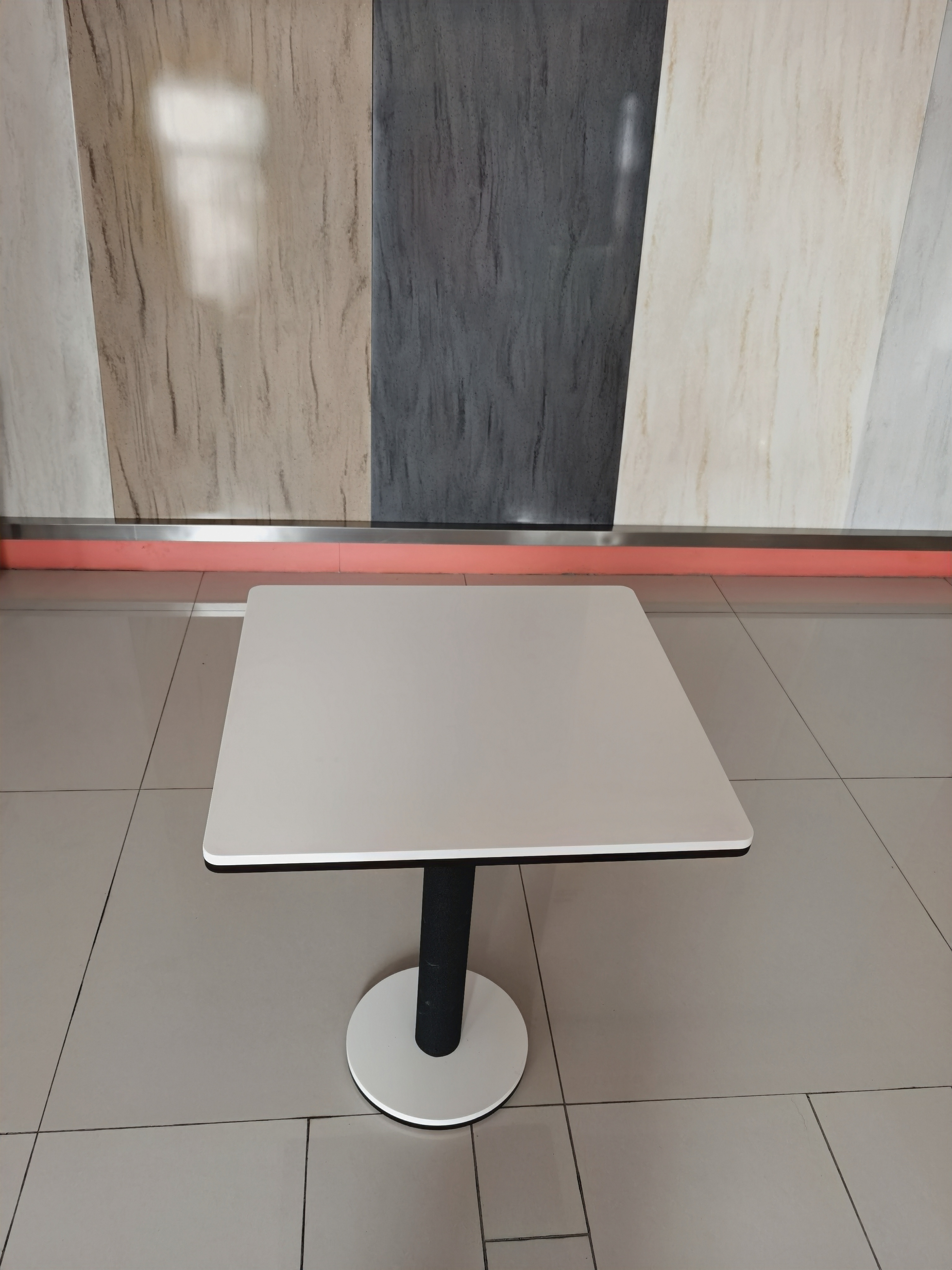 Comptoir en pierre acrylique composite de surface solide de dessus de table de restaurant 